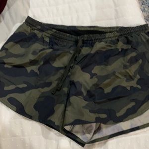 Camo Old Navy Active shorts